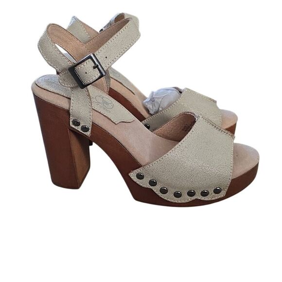 Sbicca Women's Size 7 Greige Leather Studded Ankle Buckle Wood Square Heels - Picture 1 of 7